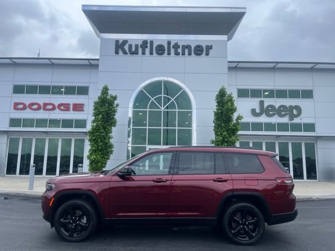 Used 2021 Jeep Grand Cherokee L Laredo image 1