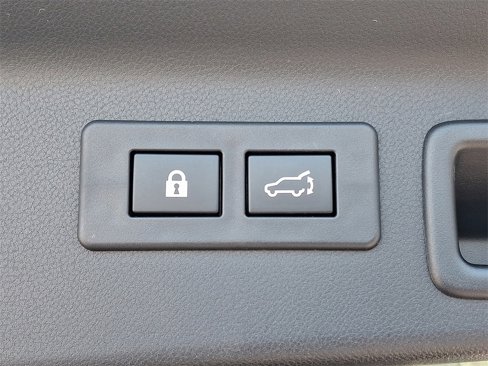 Certified 2025 Subaru Forester Limited image 32