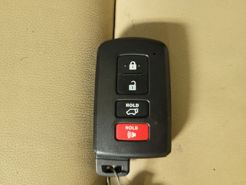 Used 2019 Toyota Highlander XLE image 32