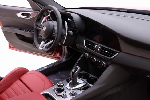 New 2024 Alfa Romeo Giulia Veloce image 8