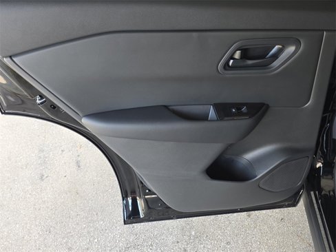 New 2026 Nissan Rogue S image 31