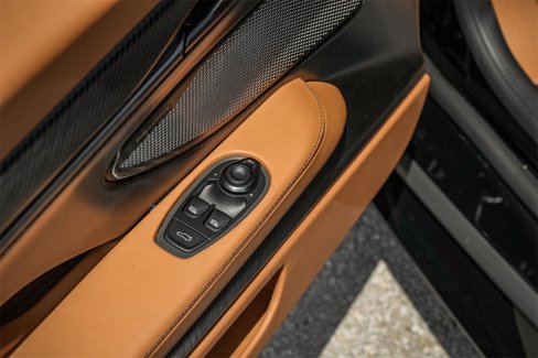New 2025 Aston Martin Vanquish Coupe image 32
