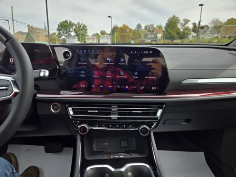 New 2026 Chevrolet Traverse Z71 w/ Enhanced Driving Package image 25