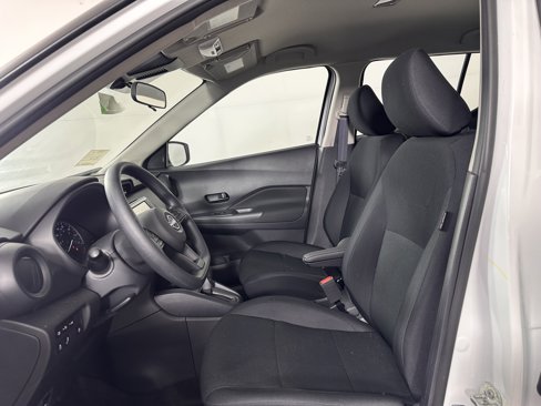 New 2024 Nissan Kicks S image 9