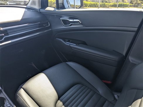 Used 2024 Kia Sportage SX image 6