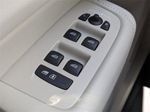 New 2026 Volvo XC60 B5 Ultra w/ Climate Package image 27