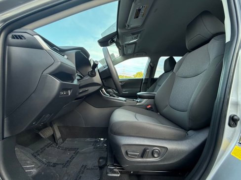 Used 2025 Toyota RAV4 XLE image 23