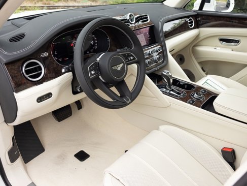 New 2025 Bentley Bentayga image 24