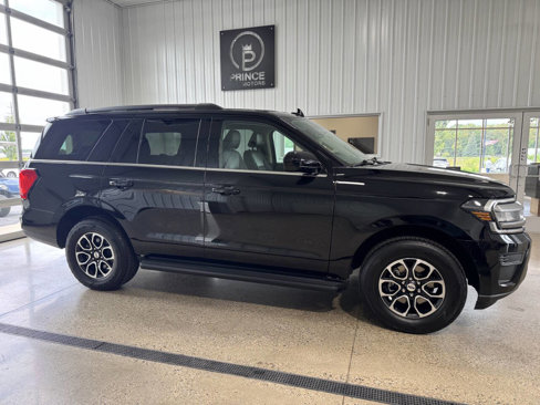 Used 2024 Ford Expedition XLT image 10