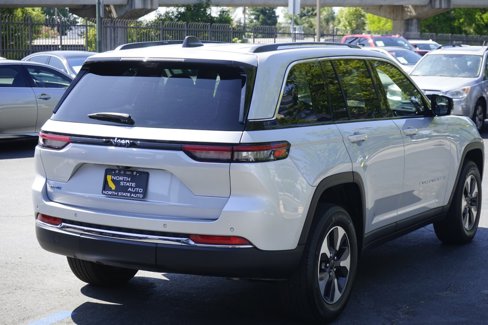 Used 2023 Jeep Grand Cherokee 4WD 4xe w/ Luxury Tech Group II image 8