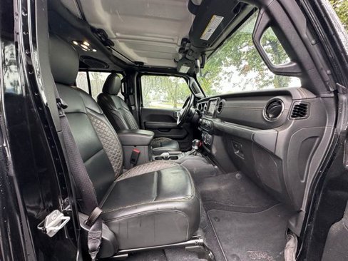 Used 2022 Jeep Wrangler Unlimited Sahara image 32