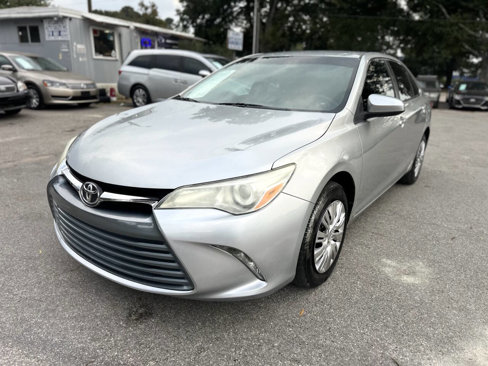 Used 2016 Toyota Camry LE image 1