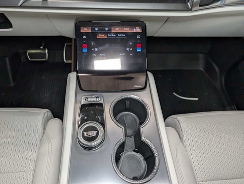 New 2026 Cadillac Vistiq Luxury w/ LPO, Floor Liner Package image 18