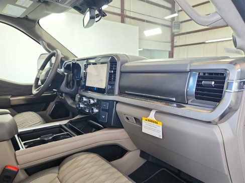 New 2026 Ford F450 Platinum image 33