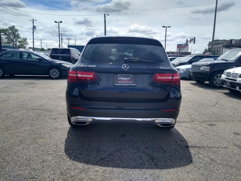 Used 2017 Mercedes-Benz GLC 300 4MATIC image 9