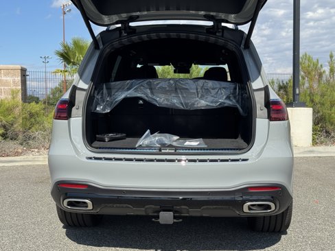 New 2026 Mercedes-Benz GLS 580 4MATIC image 14