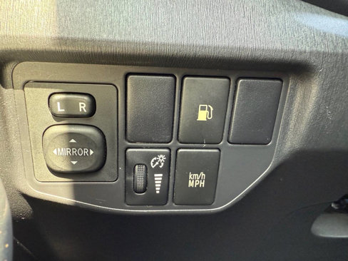 Used 2013 Toyota Prius Plug-In Hybrid image 35