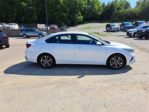 Used 2022 Kia Forte LXS image 6