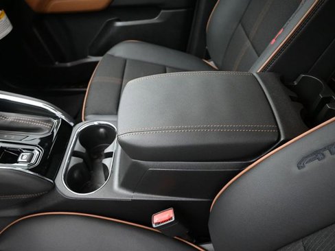 New 2025 GMC Canyon AT4 w/ Nightfall Edition image 17