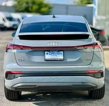 Used 2024 Audi Q4 e-tron Premium Plus w/ Premium Plus image 4