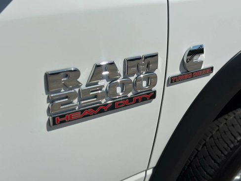 Used 2018 RAM 2500 Tradesman w/ Chrome Appearance Group image 32