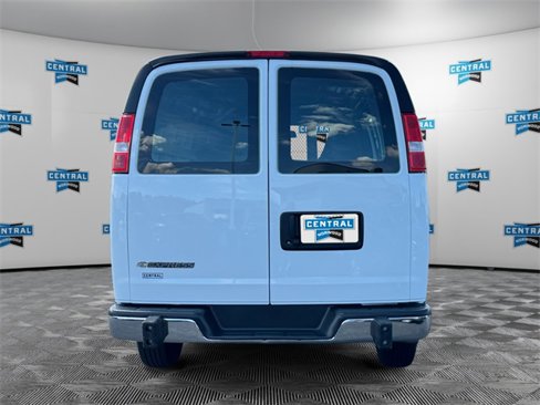 Used 2023 Chevrolet Express 2500 w/ Driver Convenience Package image 4
