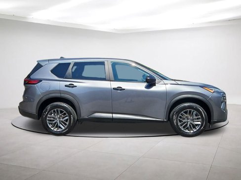 Used 2024 Nissan Rogue S image 8