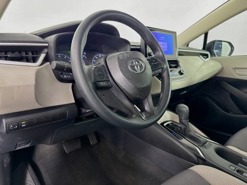 Used 2025 Toyota Corolla LE image 21