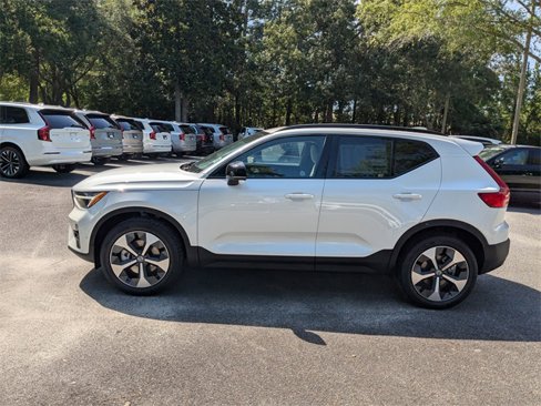 New 2026 Volvo XC40 B5 Plus w/ Protection Package Premier image 7