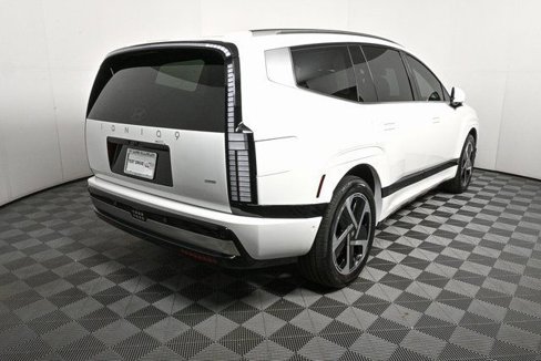 New 2026 Hyundai Ioniq 9 Calligraphy image 3