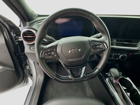 Used 2025 Chevrolet Trax RS w/ Driver Confidence Package image 11