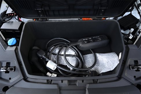 Used 2024 Audi Q8 e-tron Premium image 43