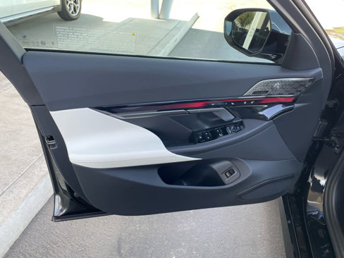 New 2026 BMW 550e xDrive w/ Premium Package image 15