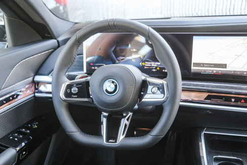 New 2026 BMW i7 xDrive60 w/ Premium Package image 12