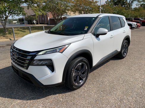 Used 2024 Nissan Rogue SV image 4