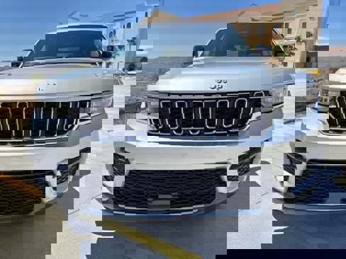 New 2025 Jeep Grand Cherokee Laredo X image 8