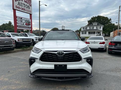 Used 2021 Toyota Highlander Platinum image 3