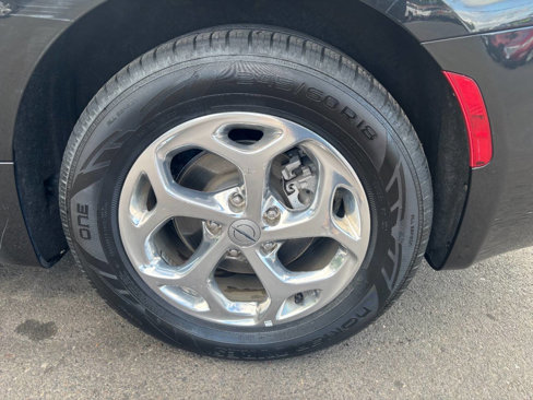 Used 2022 Chrysler Pacifica Limited image 18
