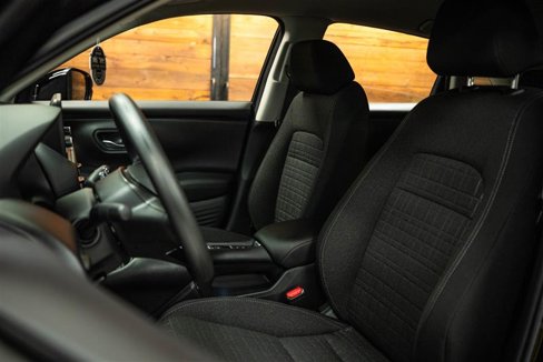 Used 2025 Honda HR-V LX image 9