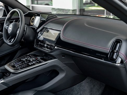 Used 2025 Aston Martin DBX 707 image 25