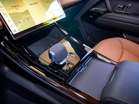 New 2025 Land Rover Range Rover Sport Autobiography image 28