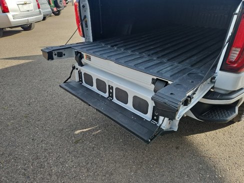 Used 2022 GMC Sierra 1500 AT4 w/ AT4 Premium Package image 32
