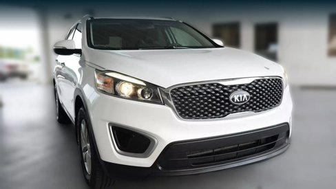 Used 2018 Kia Sorento LX image 1