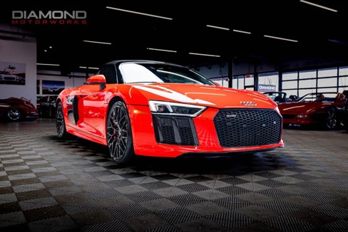 Used 2018 Audi R8 V10 w/ Carbon Exterior Package image 22