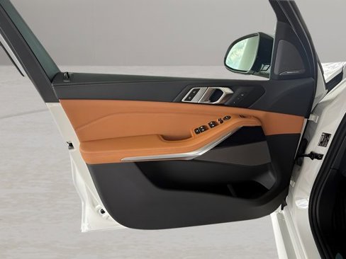 New 2026 BMW X5 xDrive40i w/ M Sport Package image 14