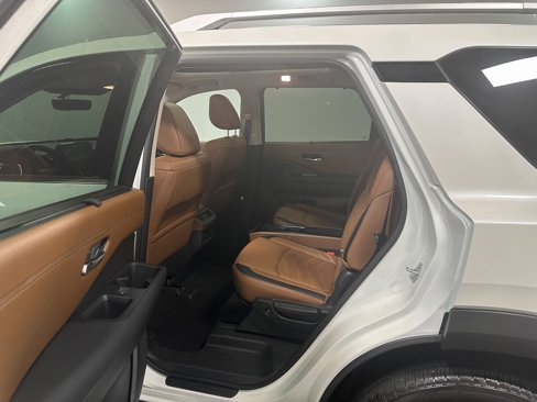 Used 2024 Nissan Pathfinder Platinum image 71