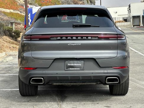 Used 2024 Porsche Cayenne image 7