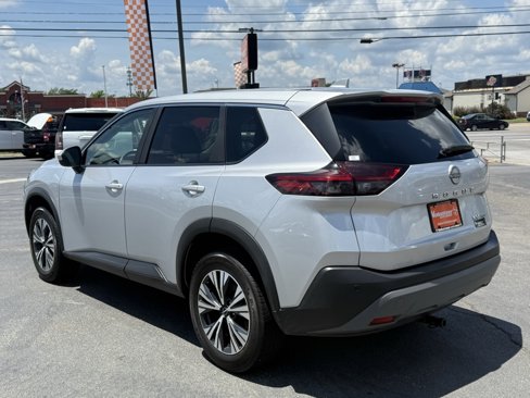 Used 2023 Nissan Rogue SV image 5