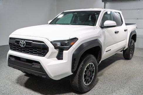 Used 2024 Toyota Tacoma TRD Off-Road image 30