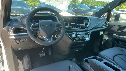 New 2026 Chrysler Pacifica Select image 22